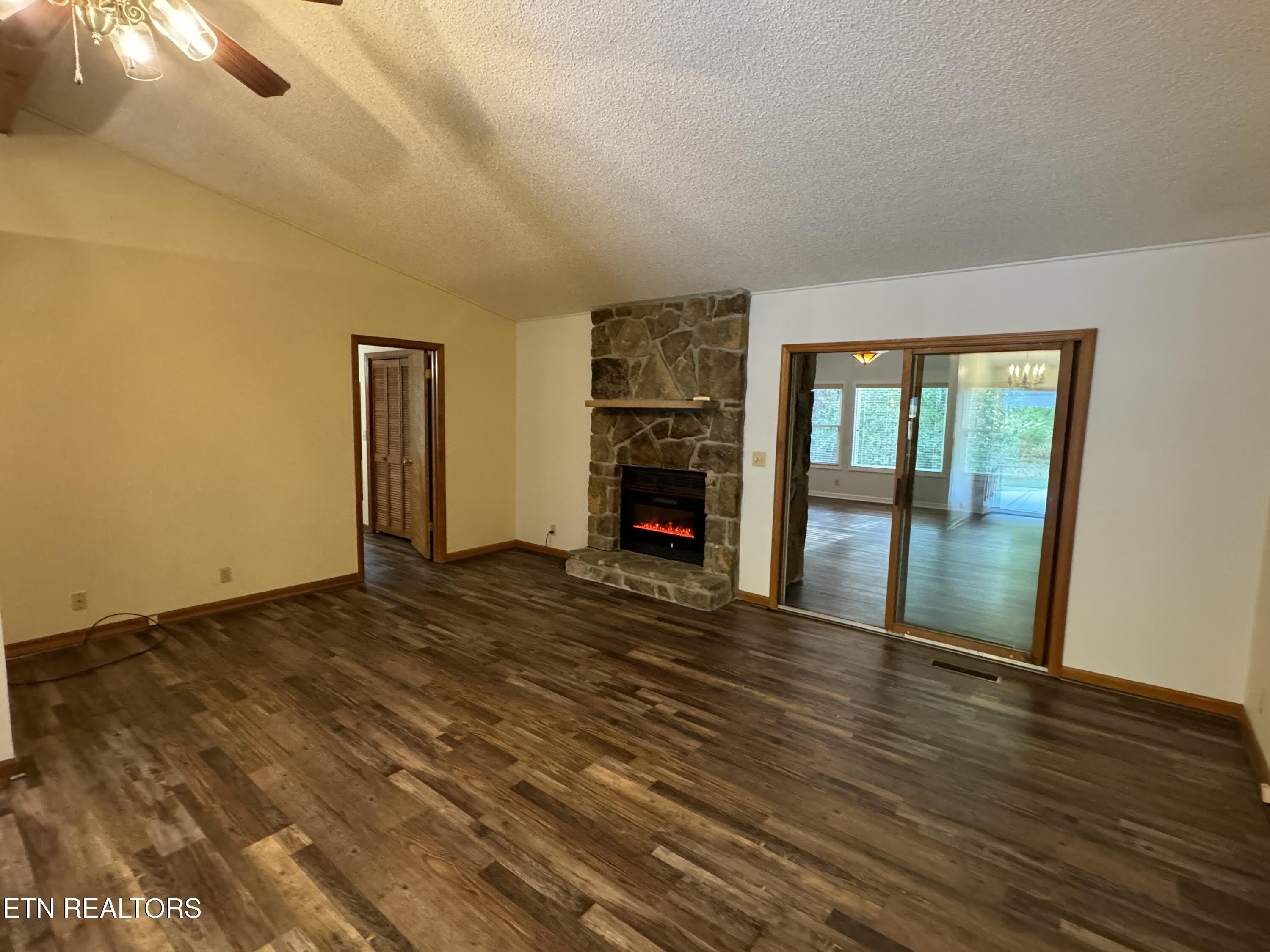 234 Amherst Lane – photo 5