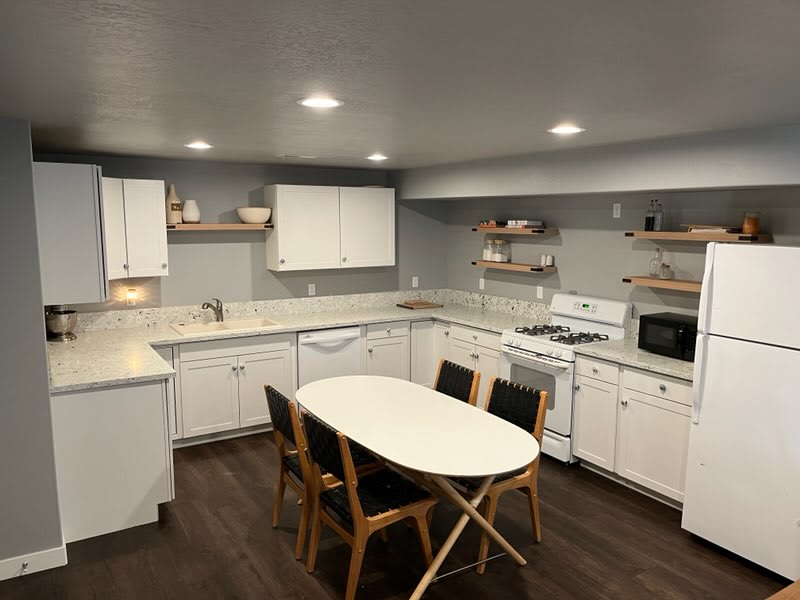 211 East Bayview Circle – photo 1