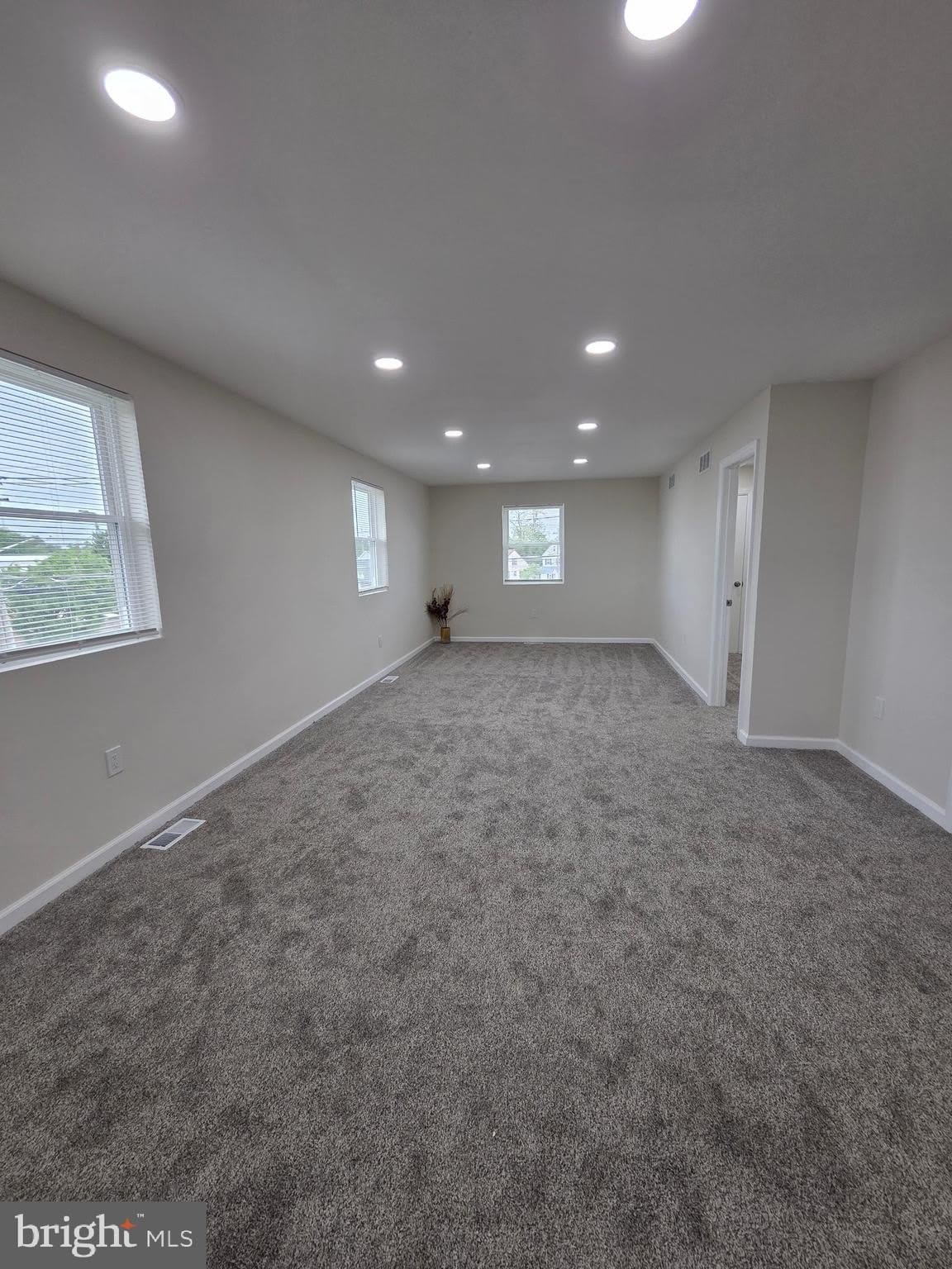 102 E CLEMENTS BRIDGE Road – photo 4