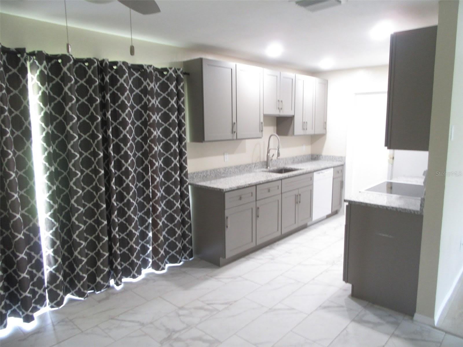 23029 ALABASTER Avenue – photo 5