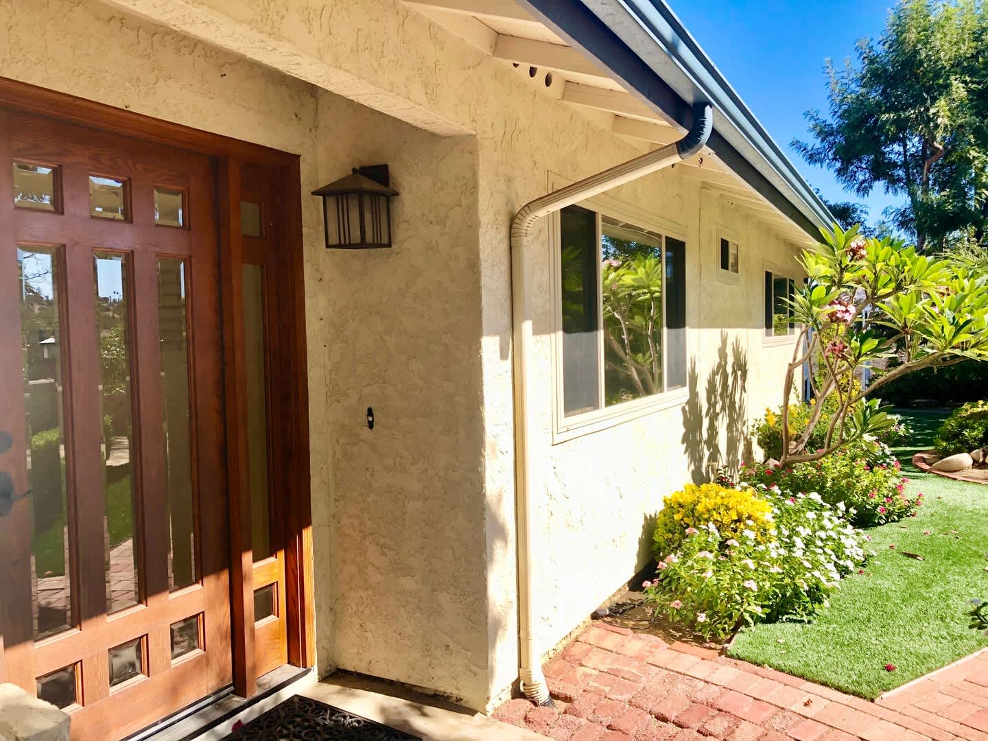 Beautiful Custom Home in Fallbrook, just minutes from town, Million Dollar Views, and Privacy a Plenty! – photo 4