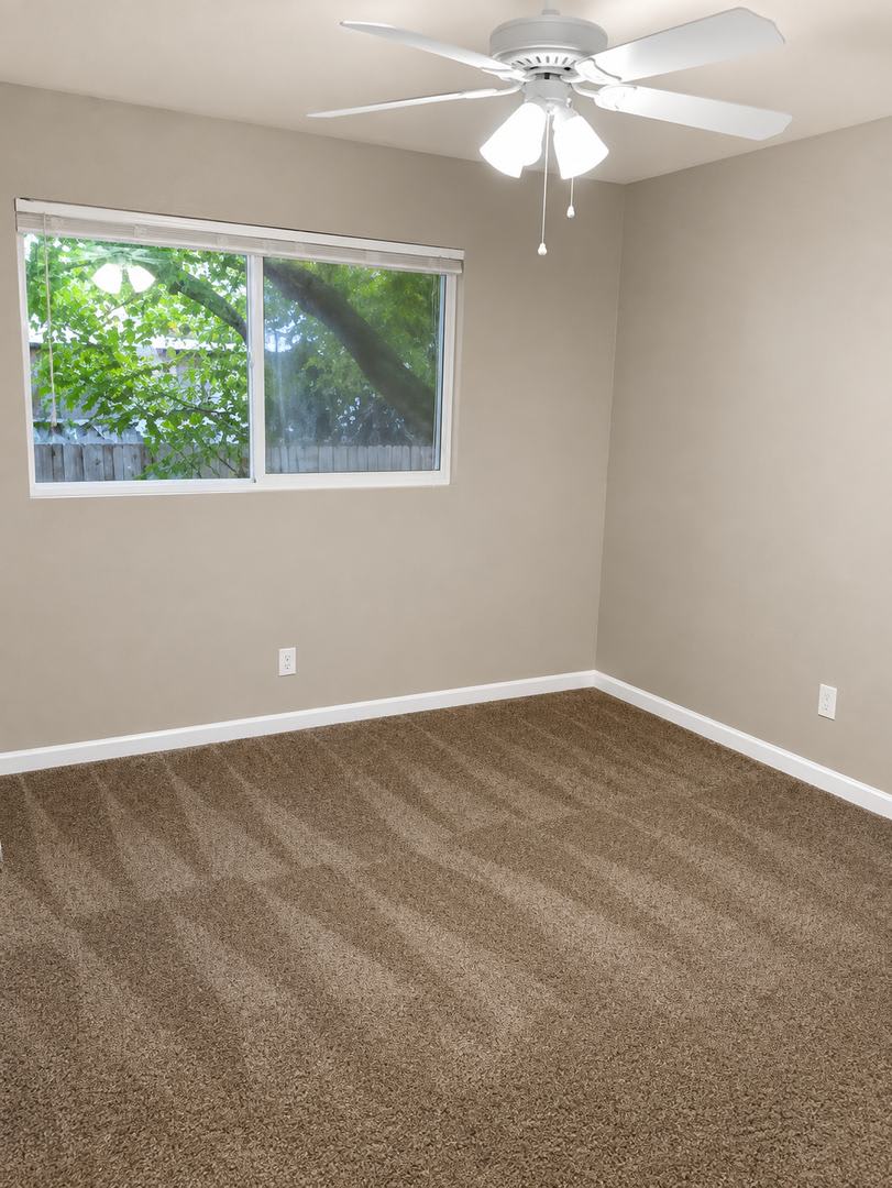 2 Bed 1 Bath L Enclosed Backyard Garage In Unit W D Hookups – photo 5