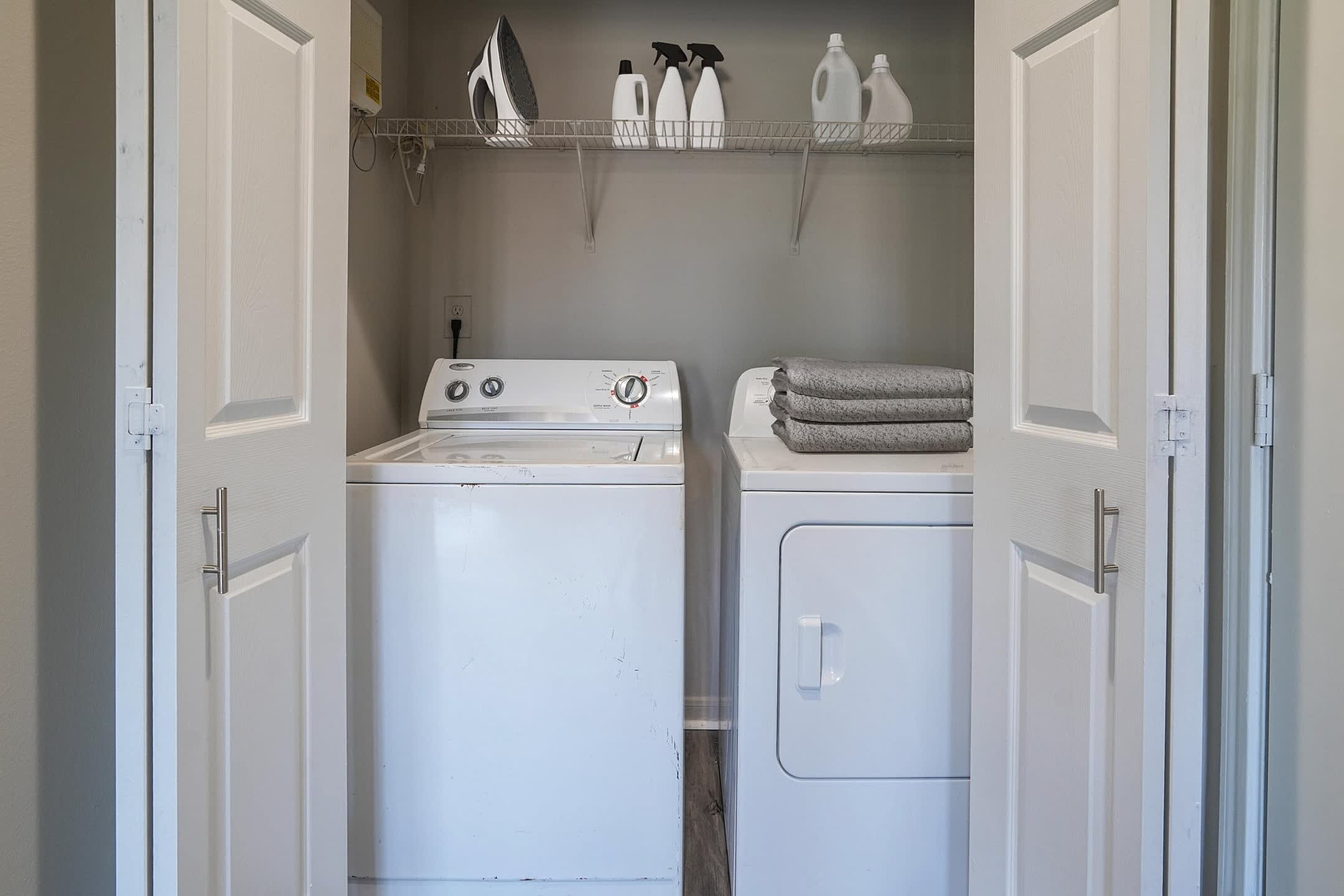 Oxmoor Apartment Homes – photo 3