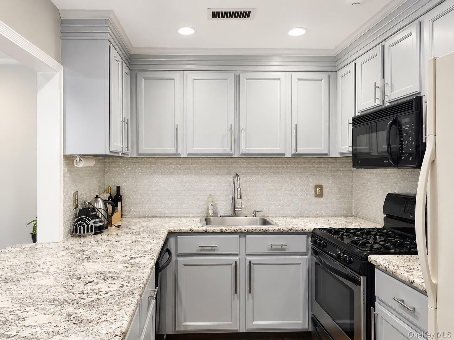 802 Sara Circle – photo 5