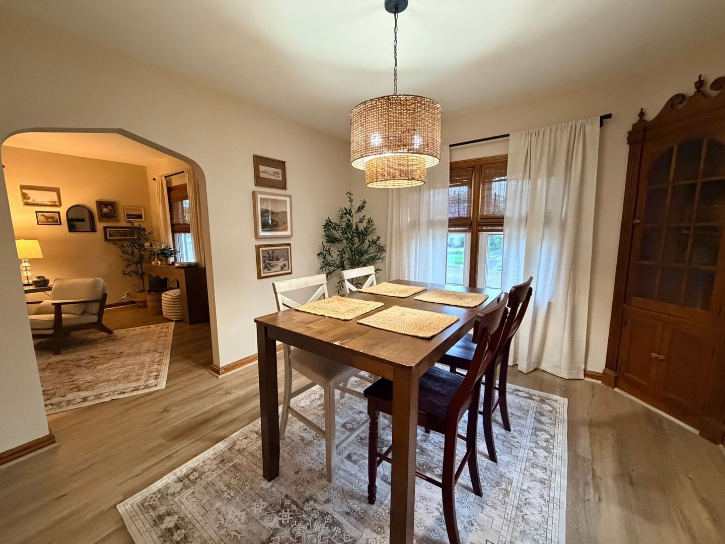 Available Now Furnished 4Br Home Steps From University Of Evansville Utilities Wi Fi Included – photo 4