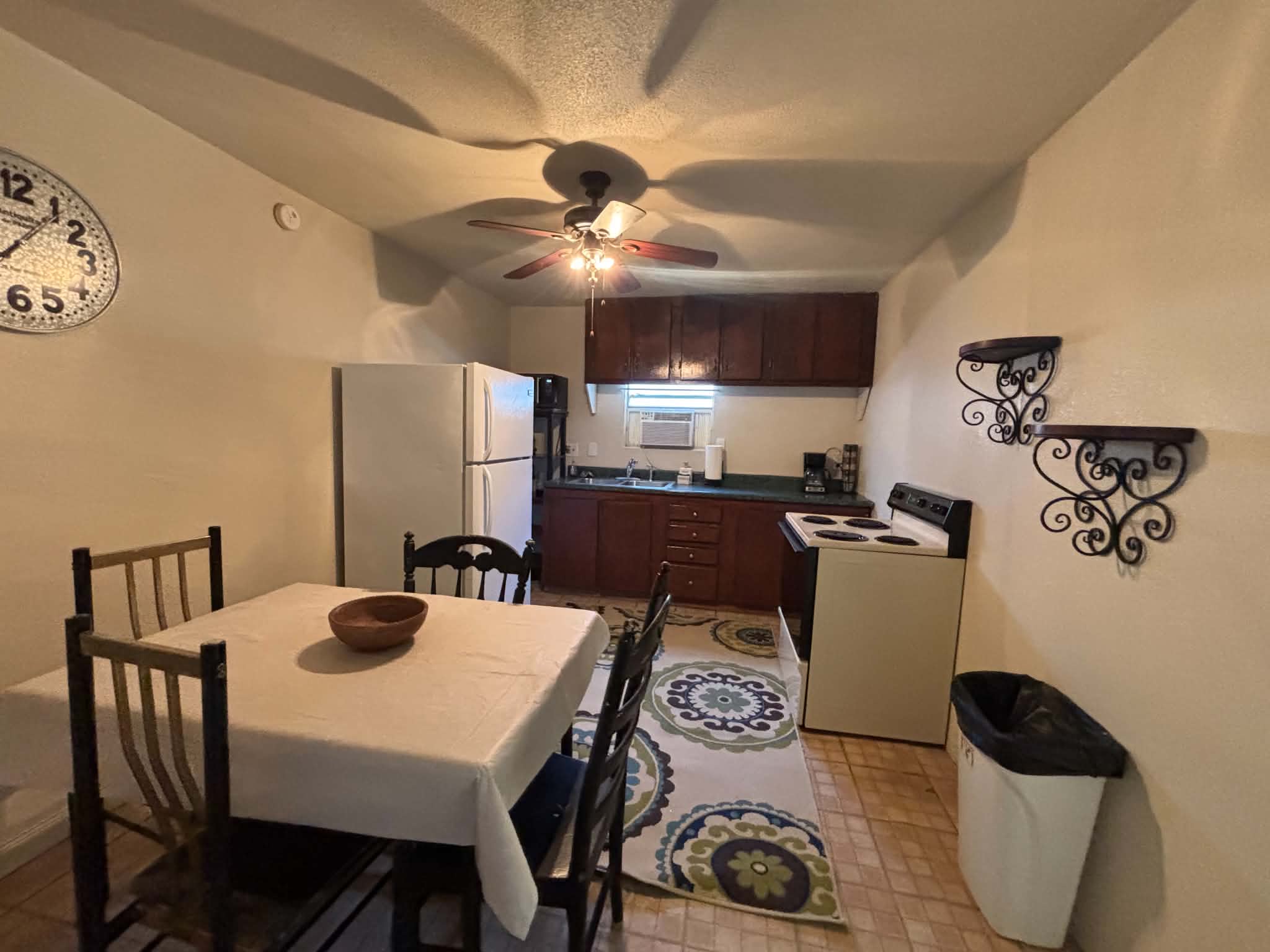 1023 S Martinez – photo 3