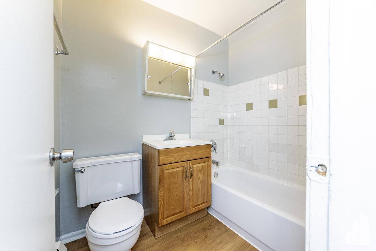 4612 N Beacon St – photo 4