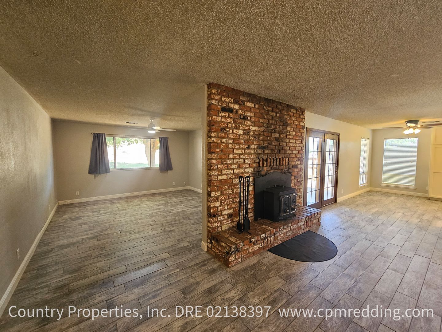 Updated Home on 1.84 Acres with Horse Possibility Available Now! – photo 2