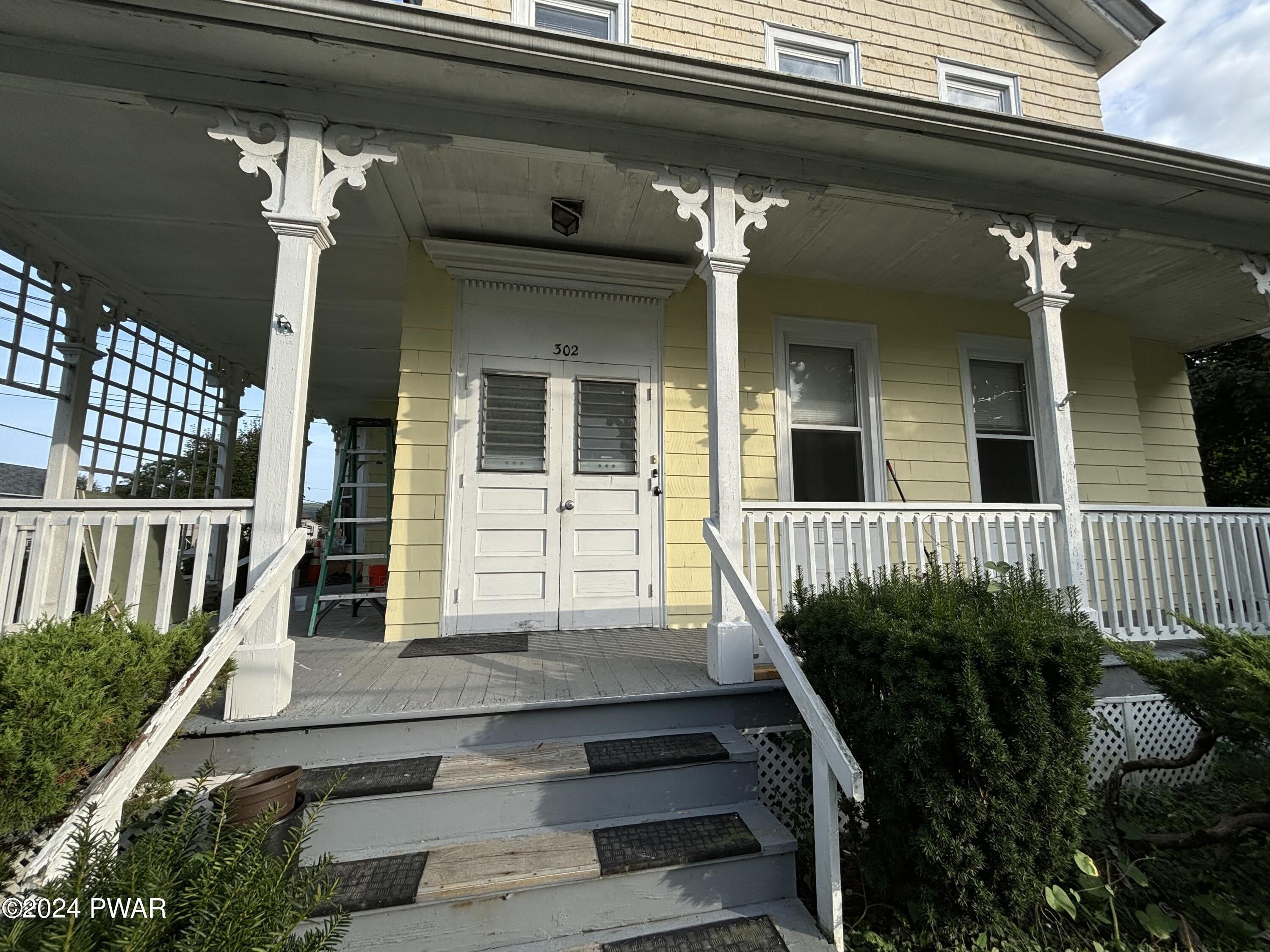 302 Avenue I – photo 1