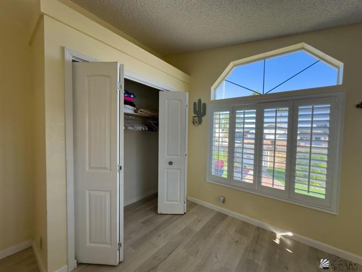 Furnished Two Bedroom! – photo 2