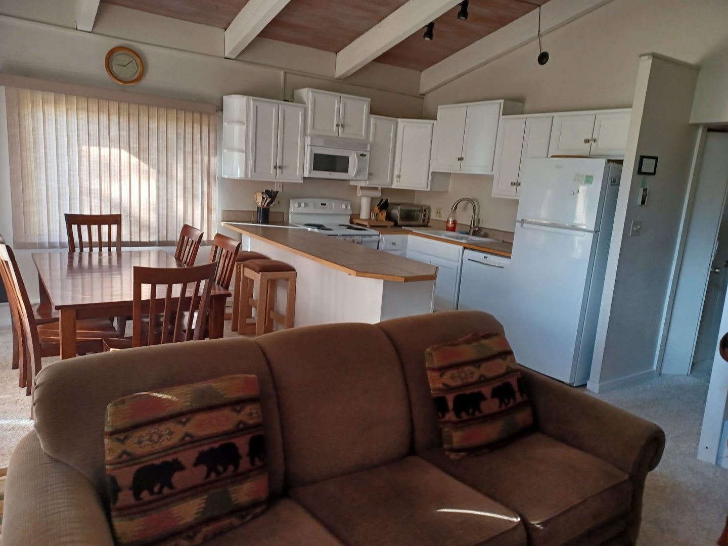 Winter 2026 27 Top Floor End Unit 2 Bed 2 Bath Loft – photo 1