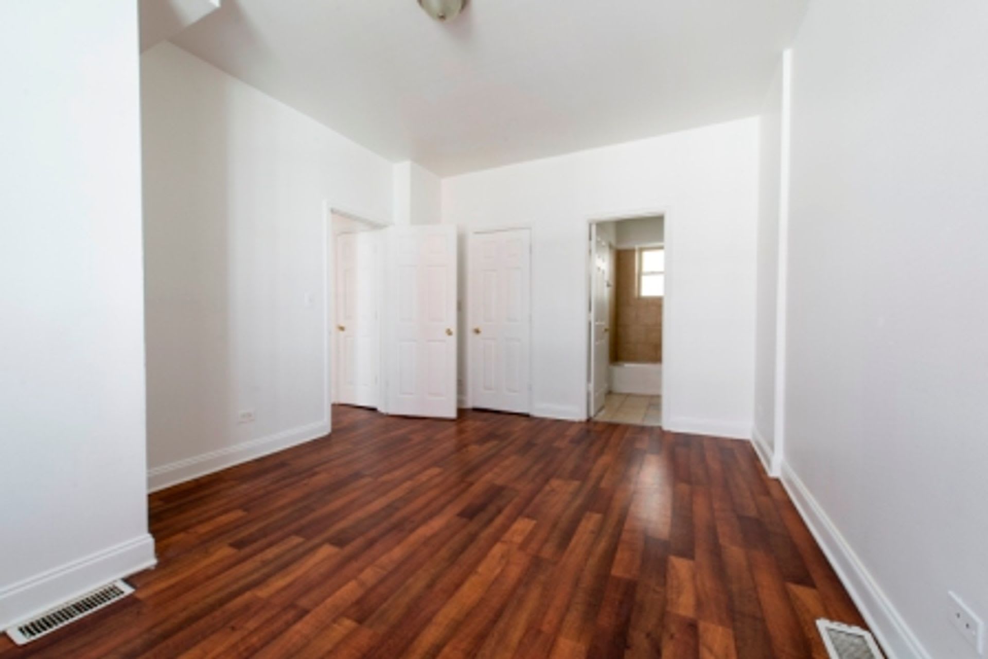 7241-49 S Phillips Ave – photo 4