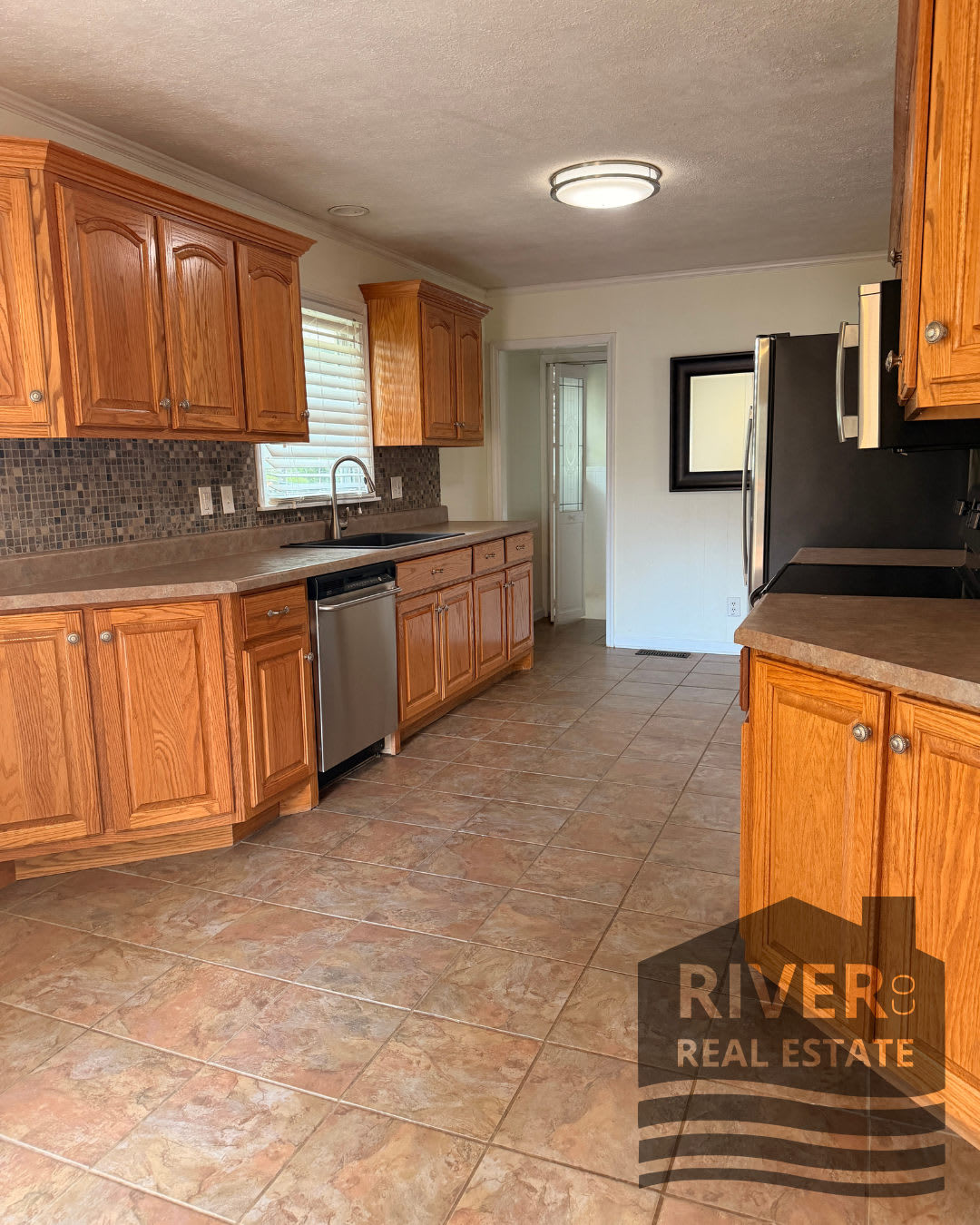 721 West Lelia Street – photo 4