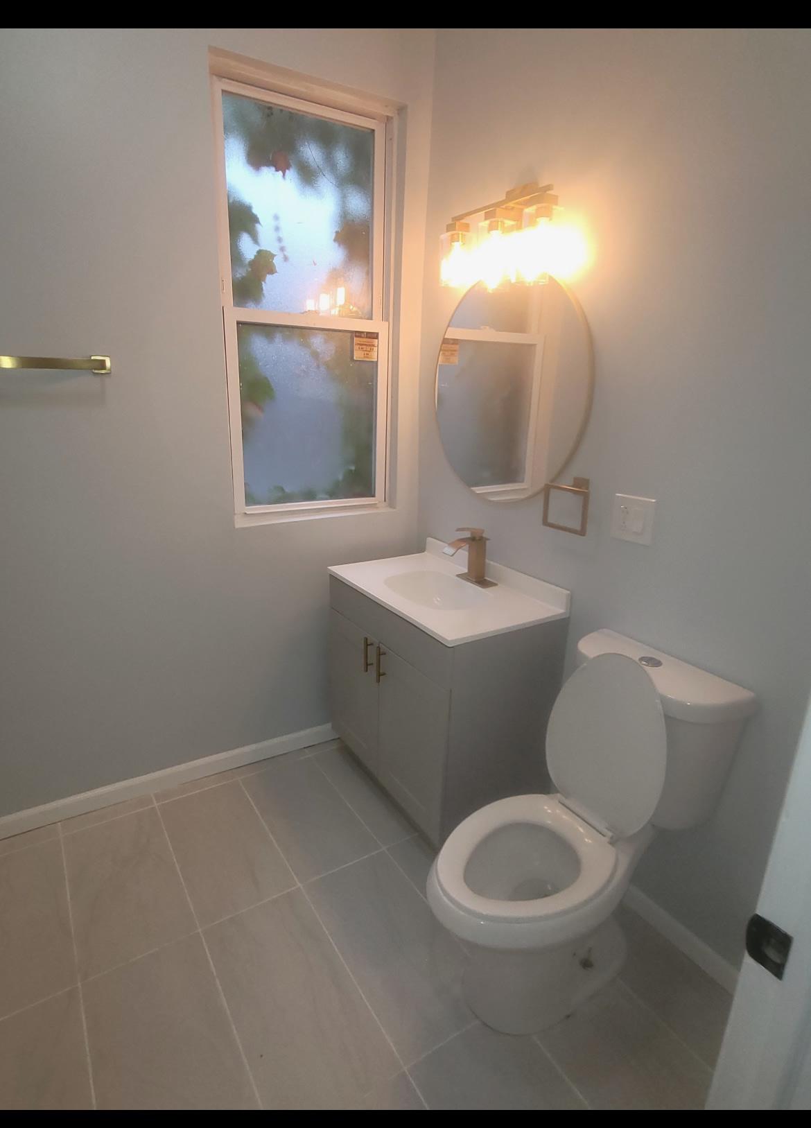 7123 South Rhodes Avenue – photo 5
