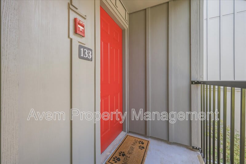 4 Touchstone Drive Unit 133 133 – photo 2