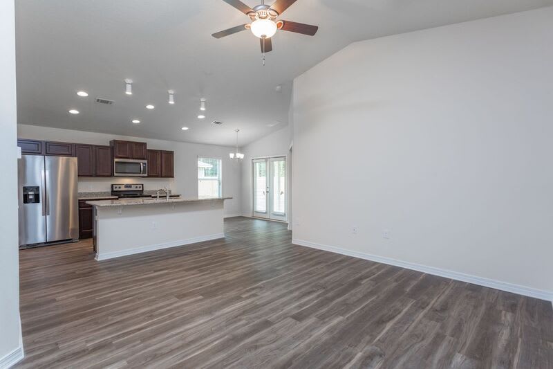 5664 Peach Dr – photo 4