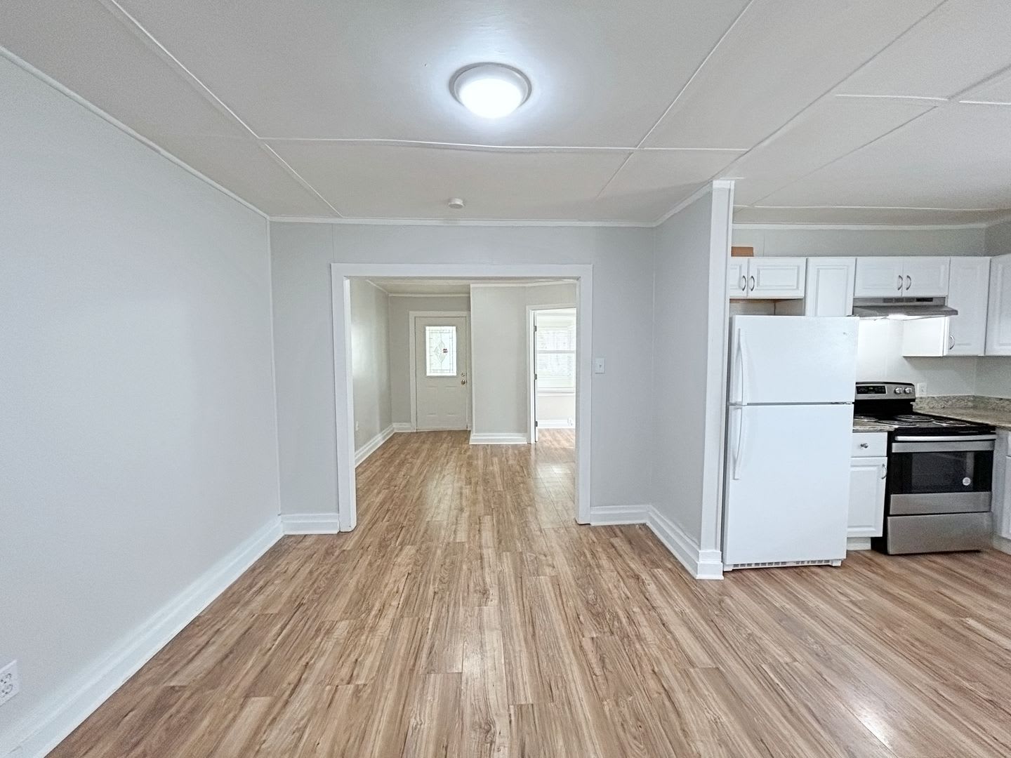 2 Bed, 2 Bath Mid City Home with Spacious Backyard – photo 5
