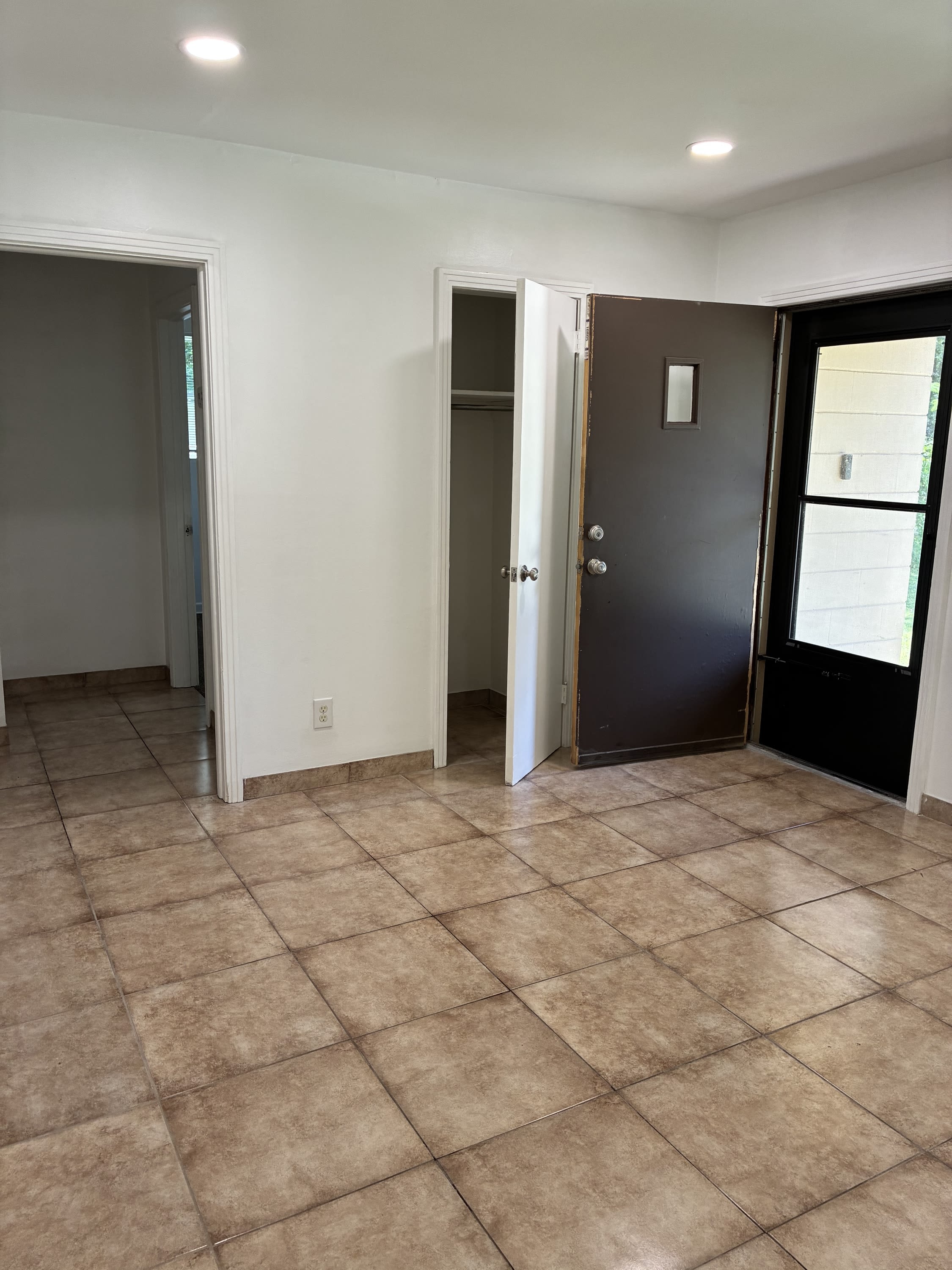 645 Allen Lane – photo 2
