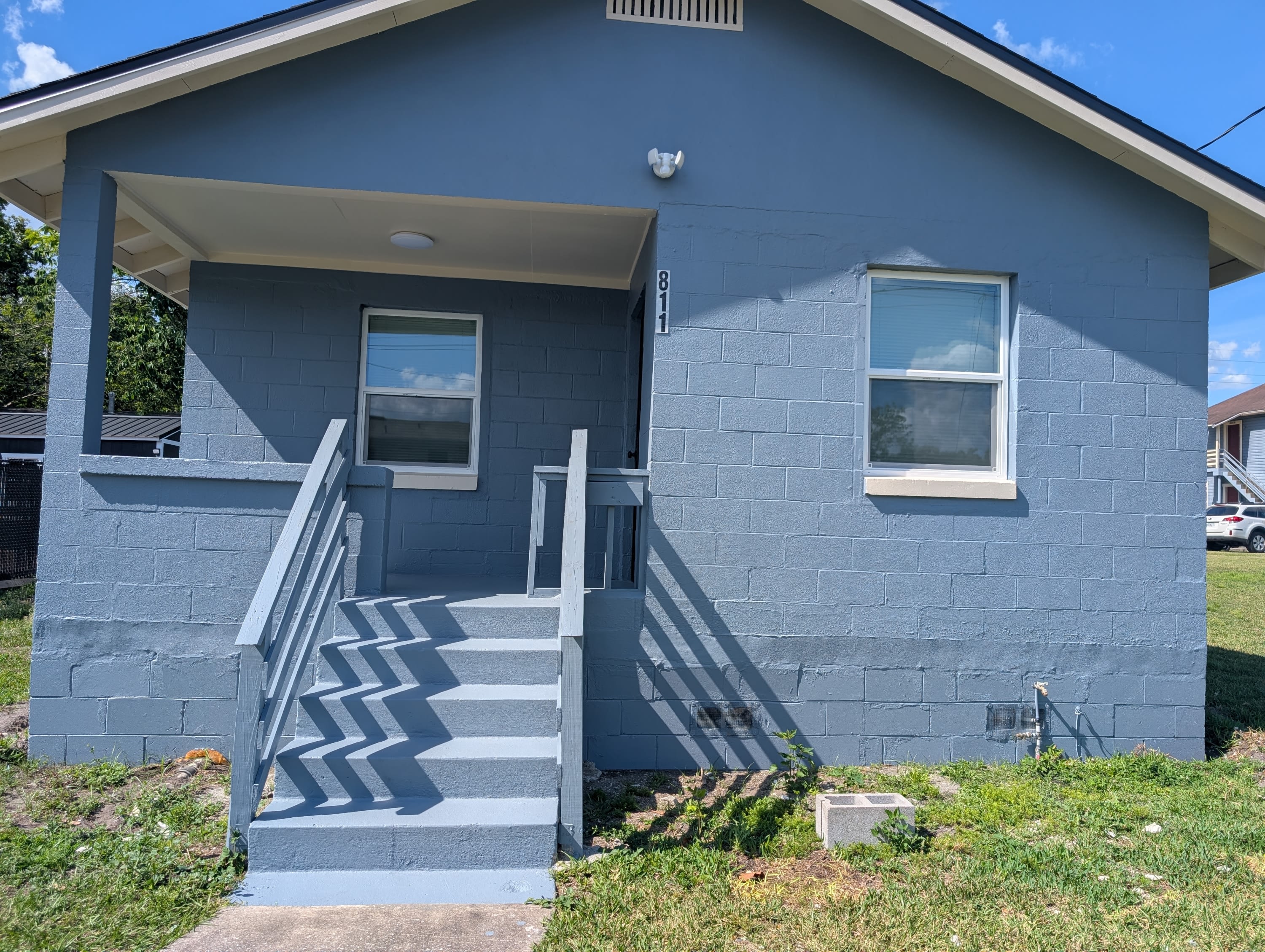 811 Hills St – photo 1