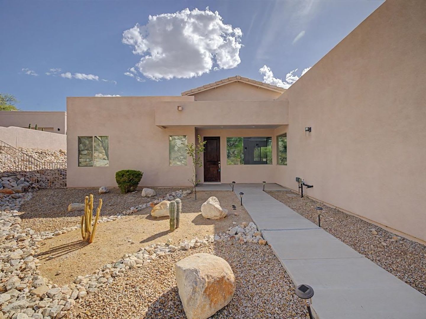 Desert Luxury Living in a Gated Community with Stunning Mountain Views! – photo 4