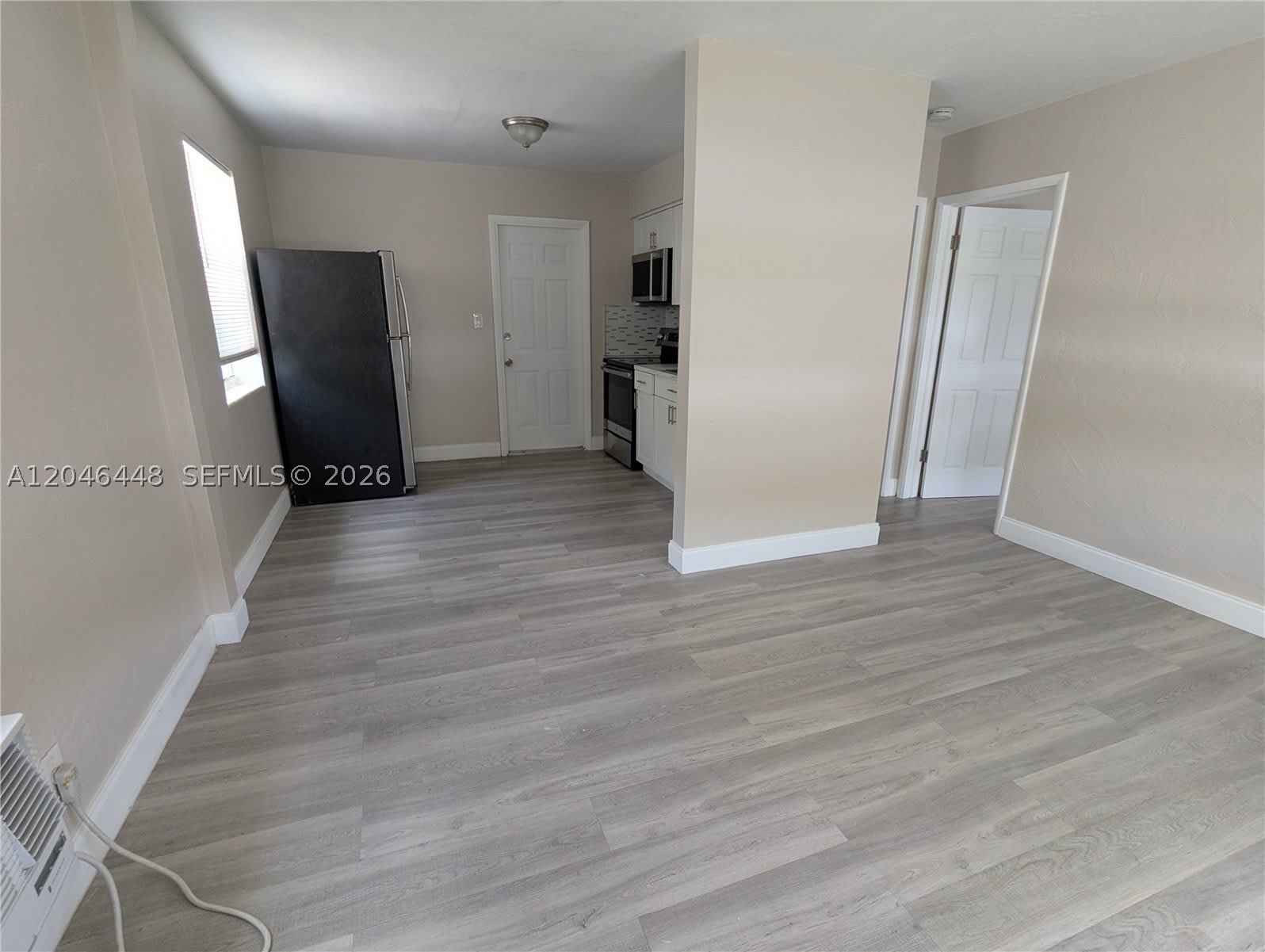 2300 Douglas St – photo 4