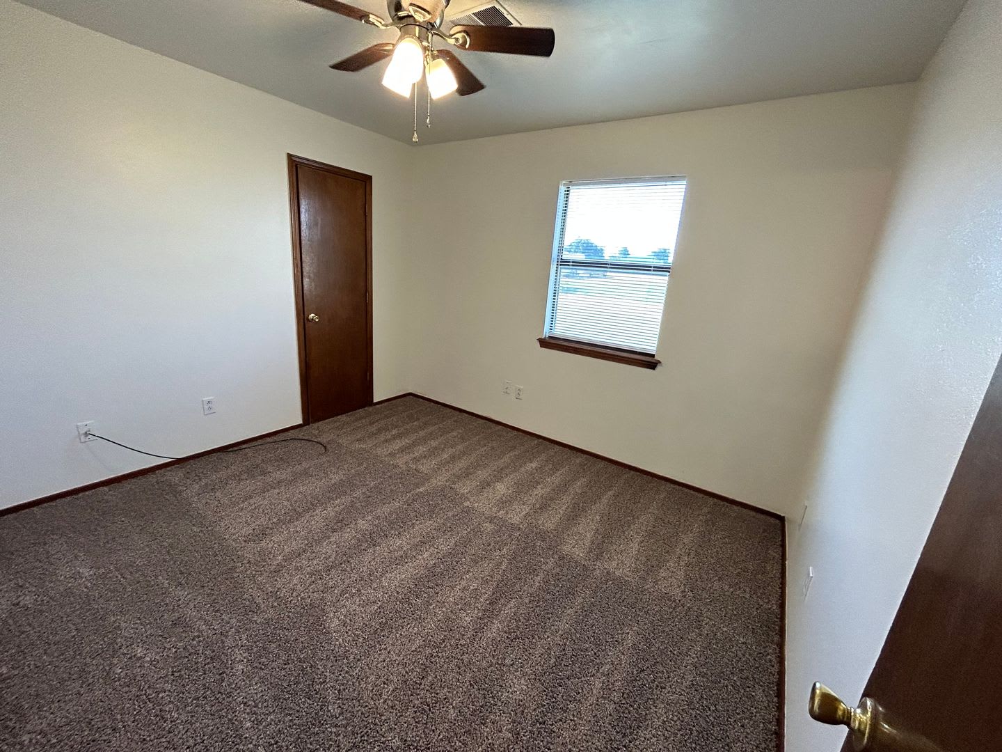Cute 2 bed 1 bath you don't want to miss! – photo 4