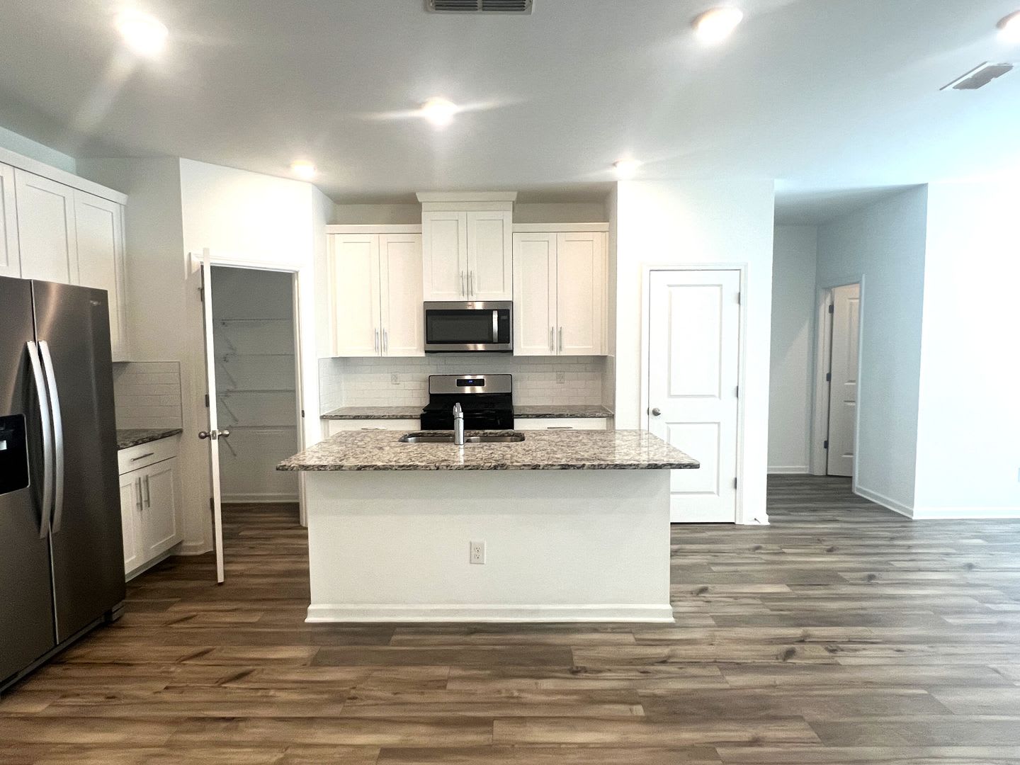Welcome Home to a Townhome!! – photo 4