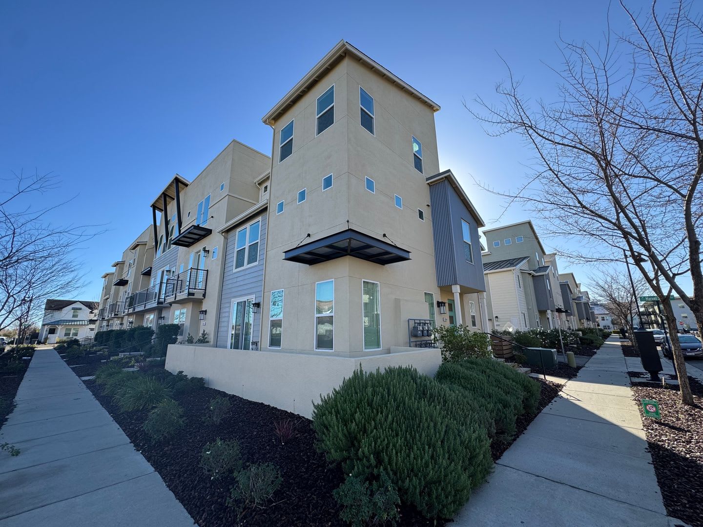 Spacious 4-Bedroom Home in the Cannery – photo 1