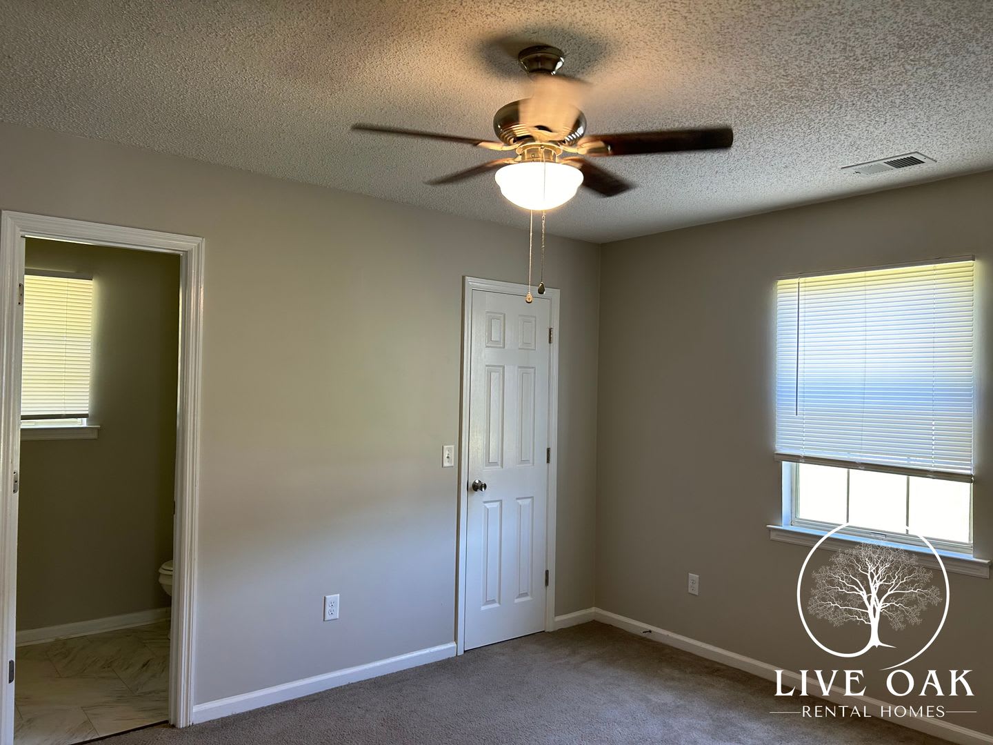 SUMMER MOVE-IN SPECIAL: $500 OFF 1st MONTH'S RENT!** – photo 5