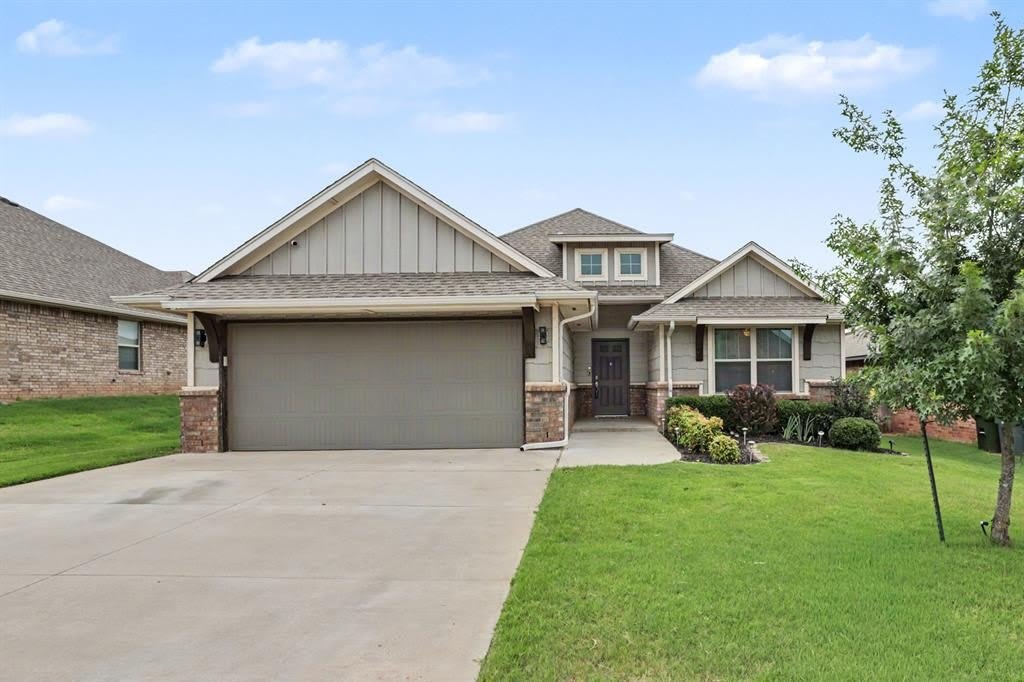 6124 Oxnard Street – photo 2