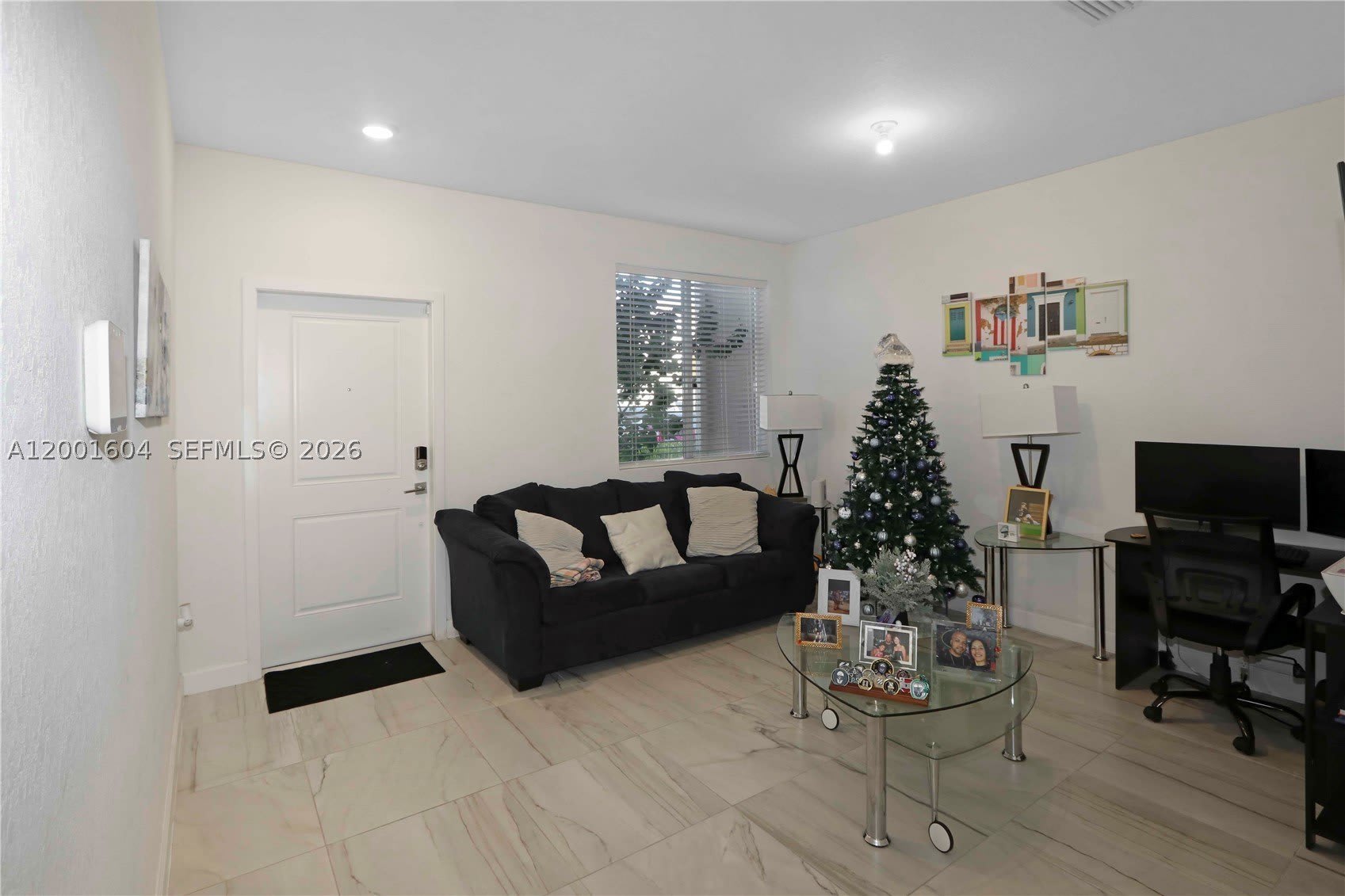 2432 SE 10th Ct – photo 2