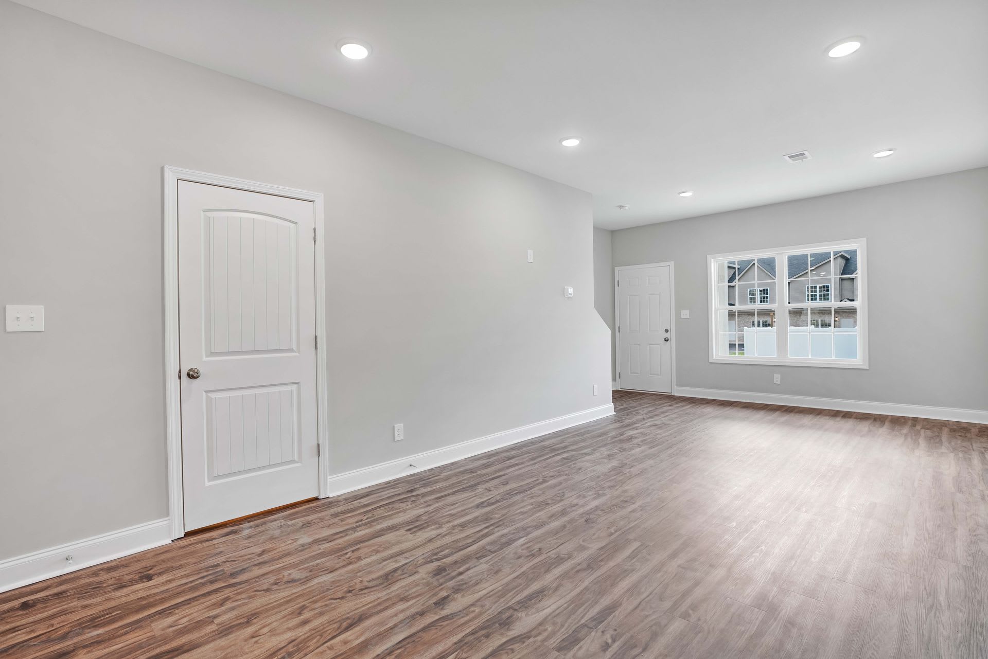 Stylish 2 Bedroom, 2.5 Bath Condo in Highly Desirable Sango Area – photo 5