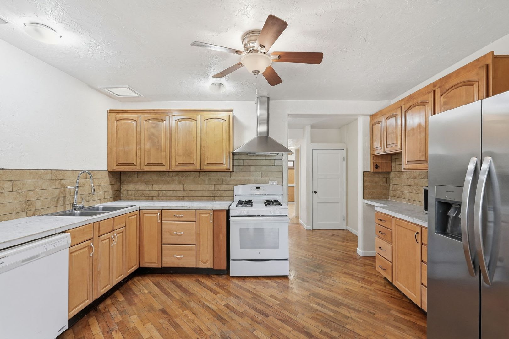 1104 E. Waverly St. – photo 5