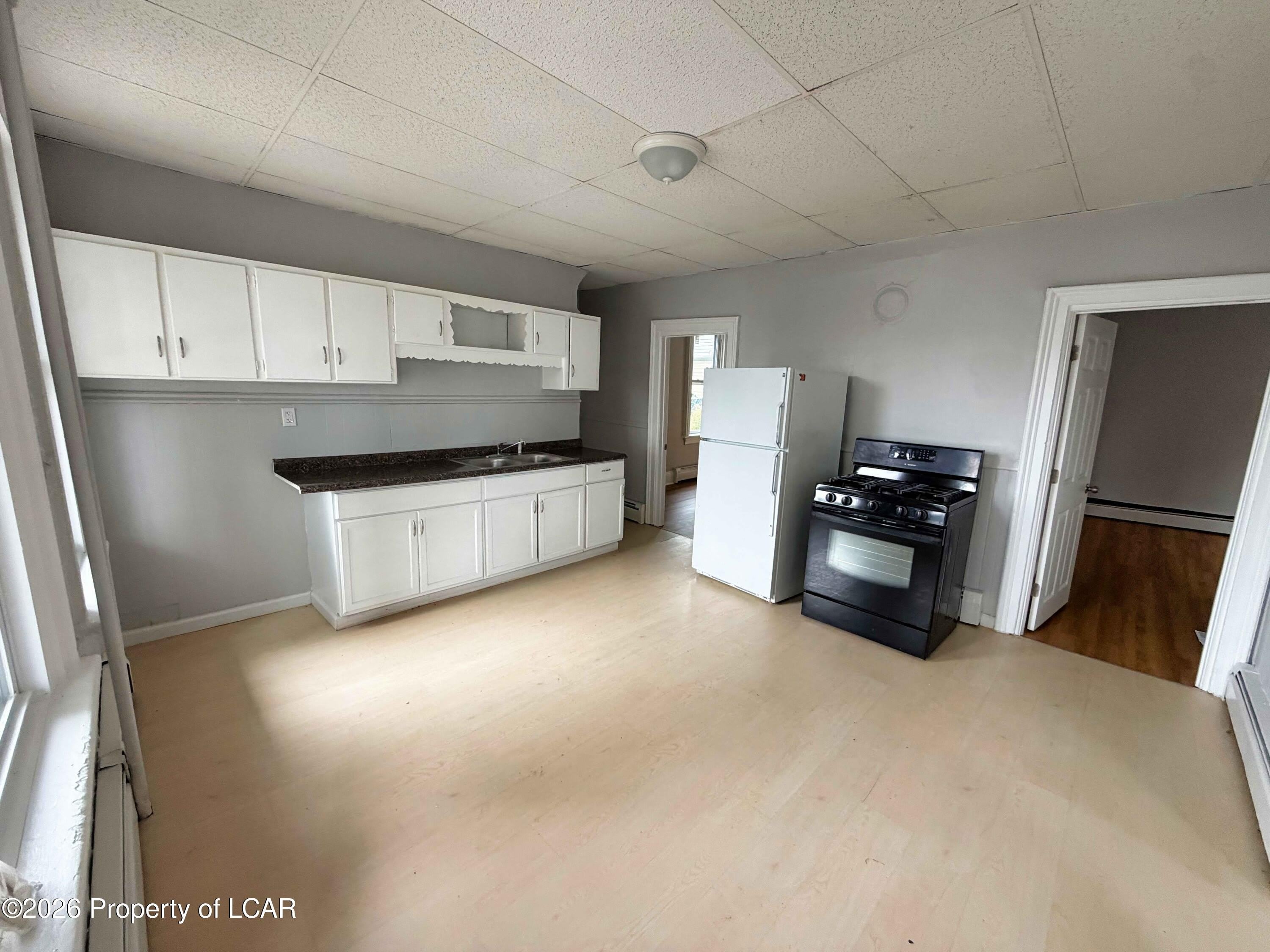 310 Oak Street – photo 2