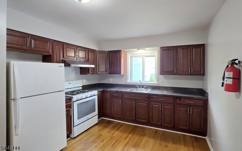 267 Parker Ave – photo 5