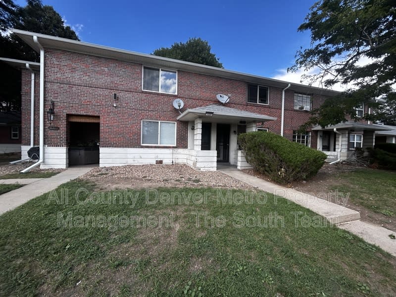 10207 E 14Th Ave – photo 2
