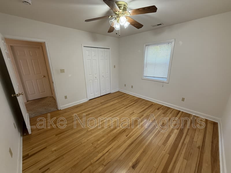 140 Watkins St – photo 5