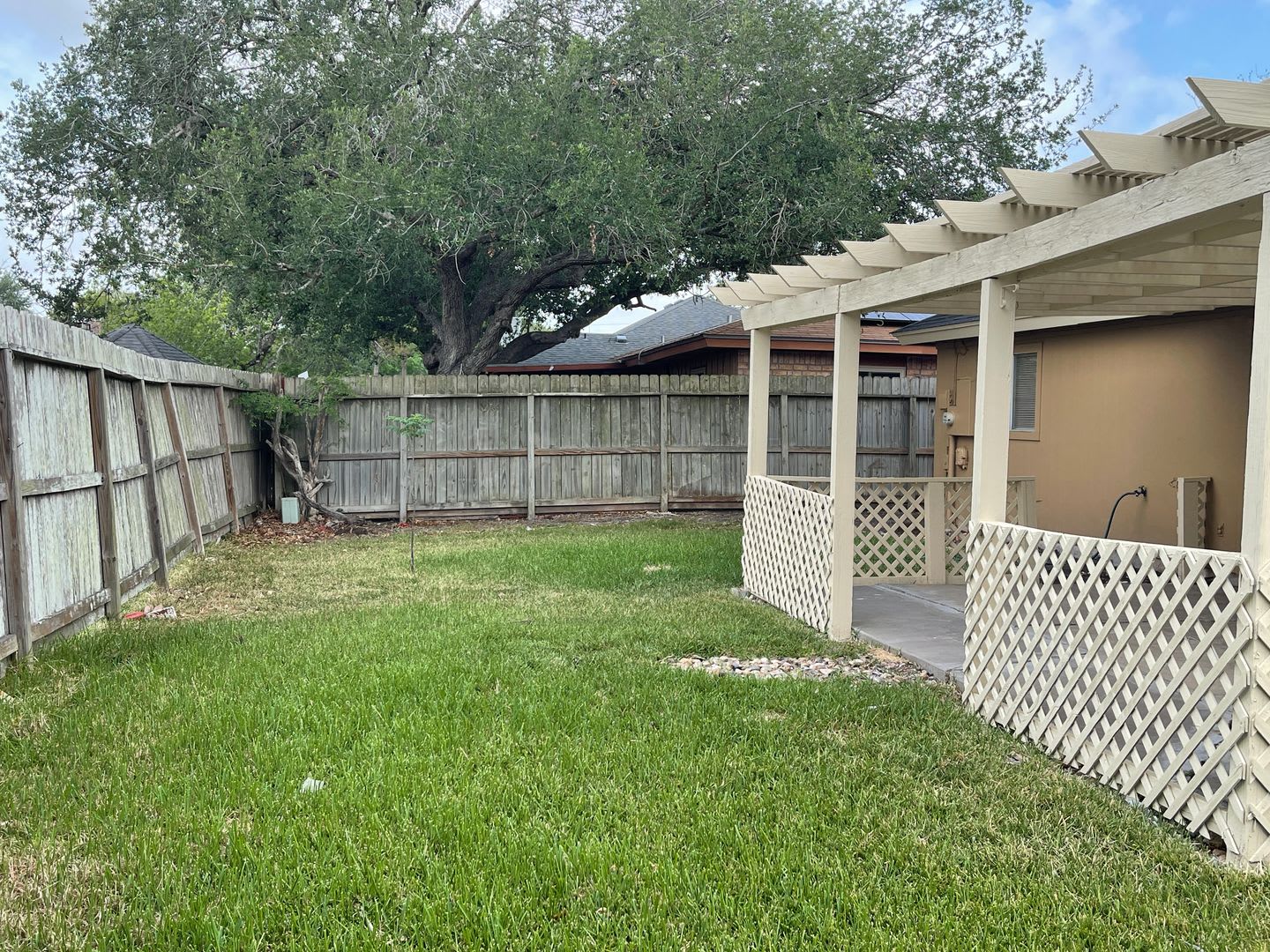 Charming Southside 3-Bedroom, 2-Bath Home for Lease – photo 3