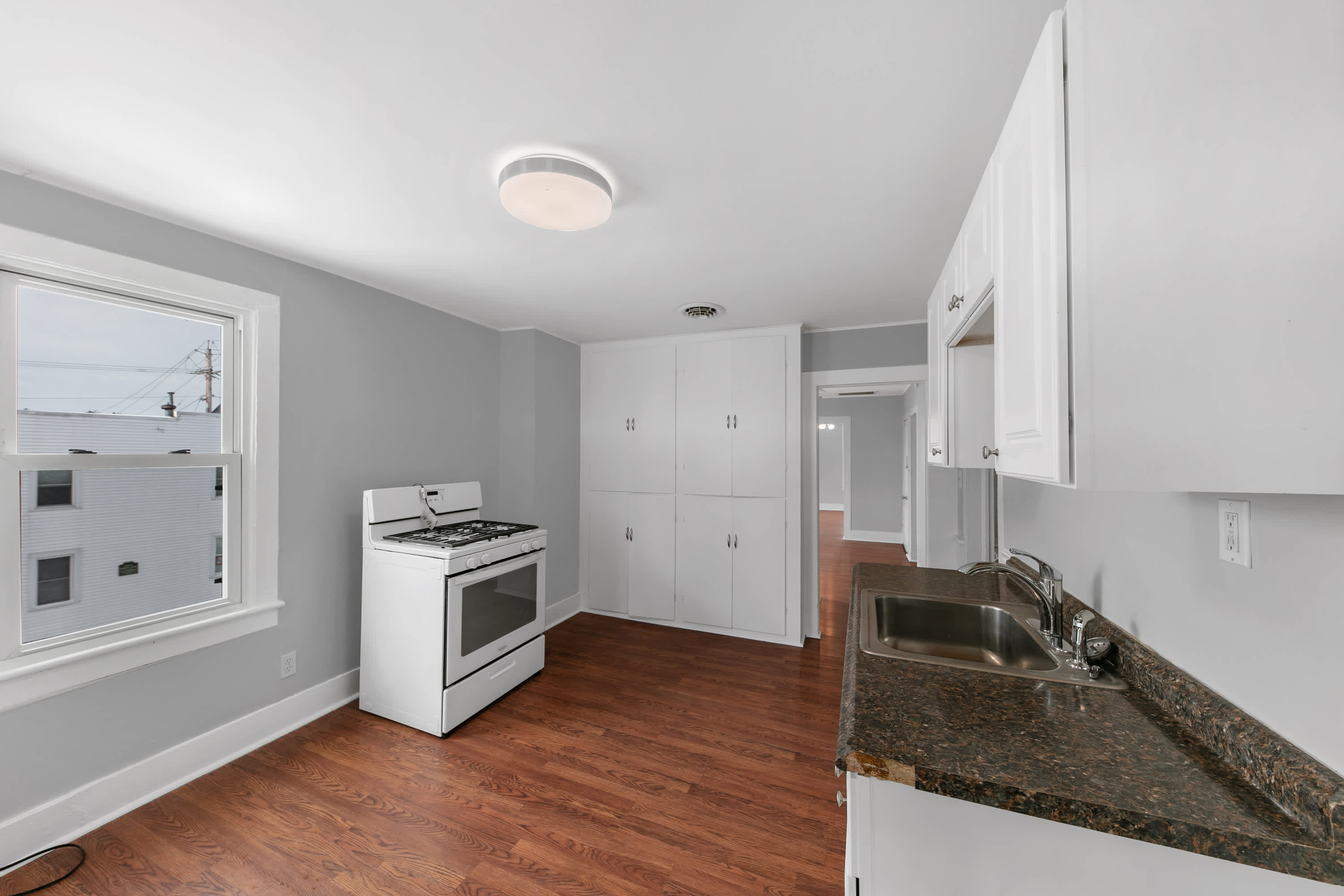 34-36 Malta Avenue – photo 2