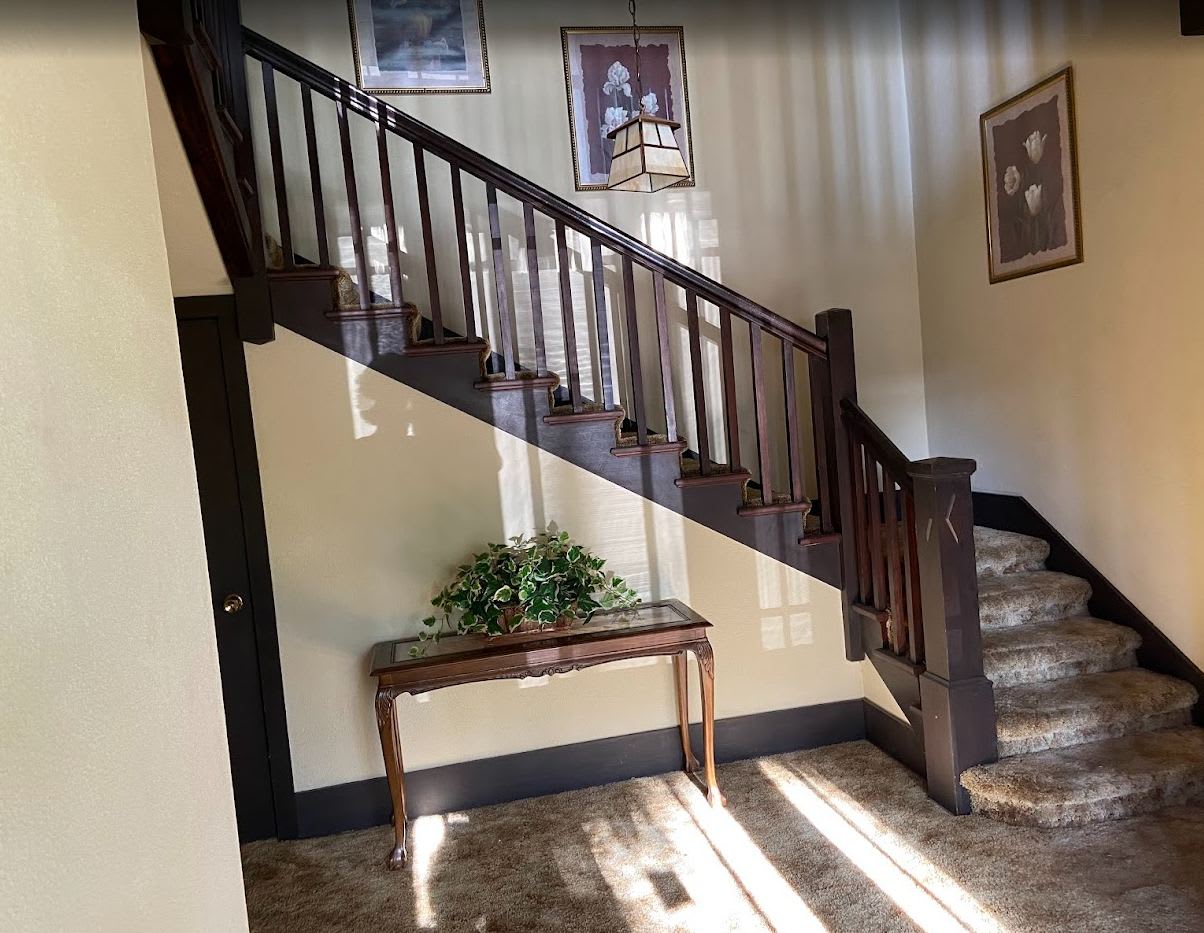 201 South Cravens Street – photo 2