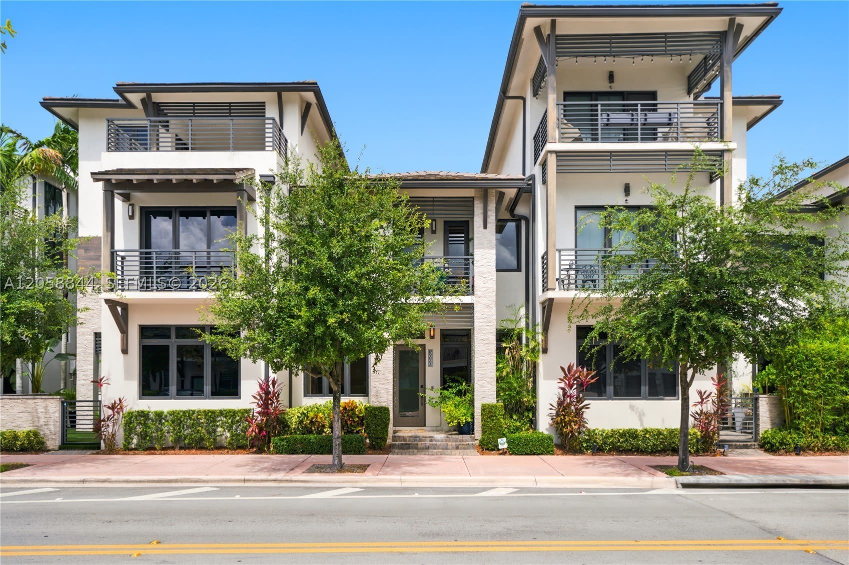 5080 NW 84th Avenue – photo 1