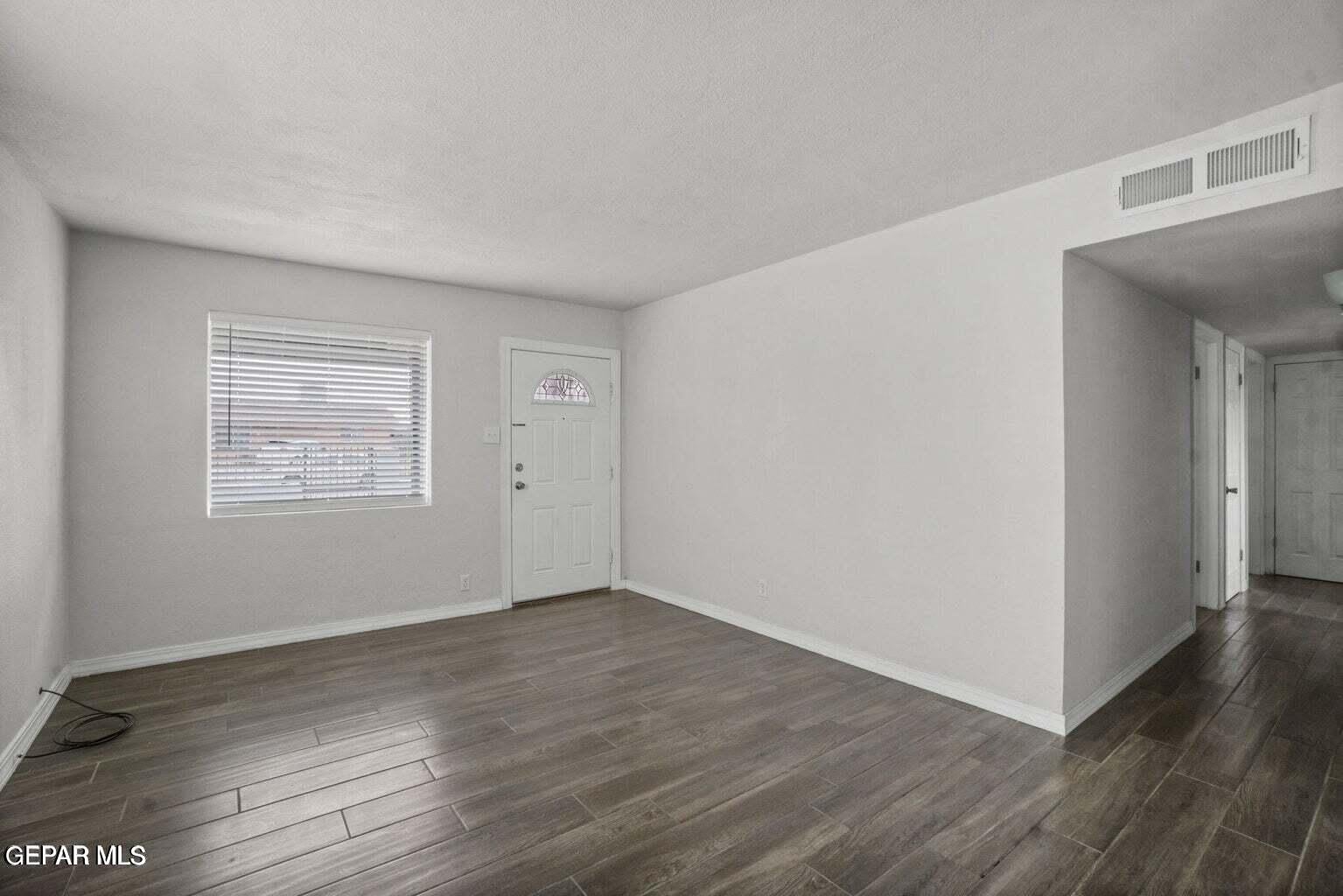 5316 SAXON Drive – photo 5