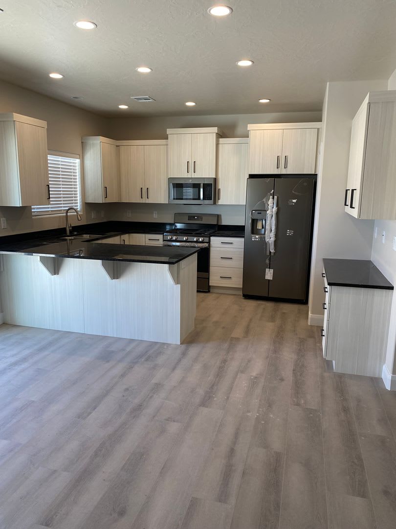 Beautiful Upgraded End Unit 3 Bedroom 2 5 Bathroom Townhome In Cedar City – photo 4