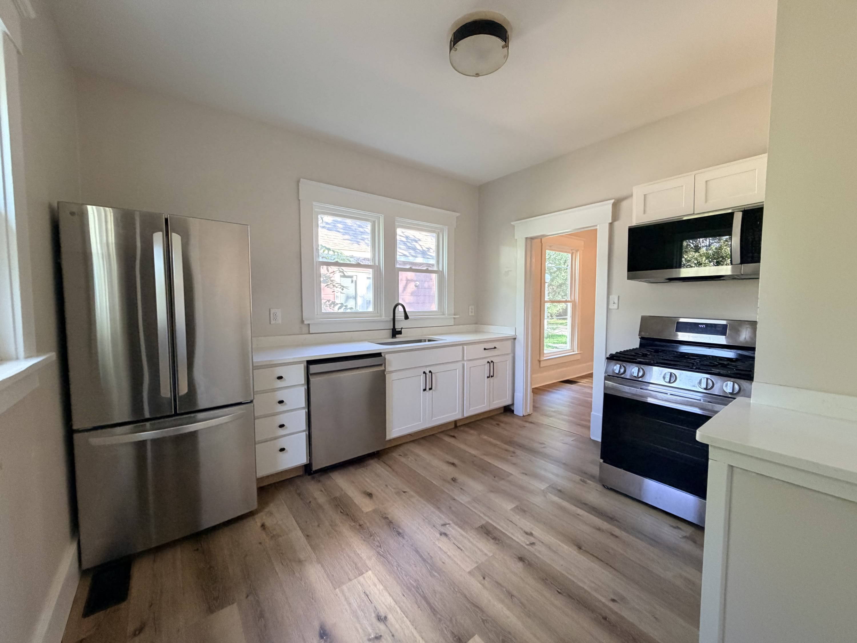 808 East High Street – photo 4
