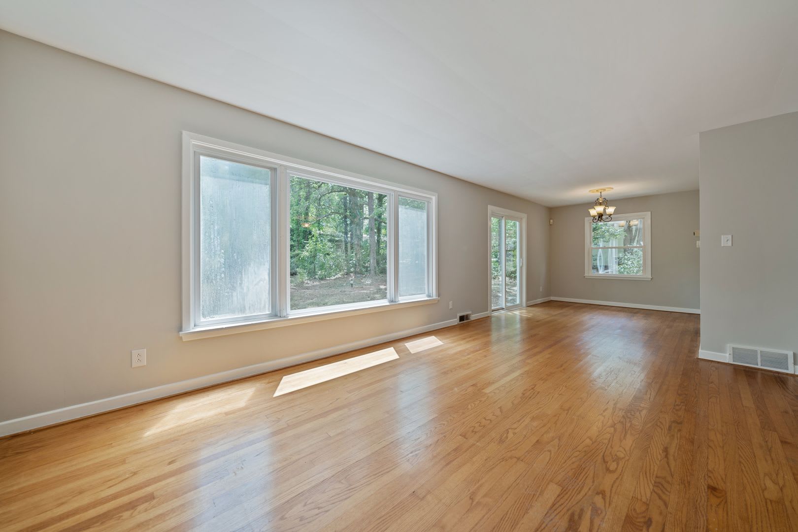 Spacious 4 Bedroom & 3.5 Bath Home in Duke Forest! – photo 4