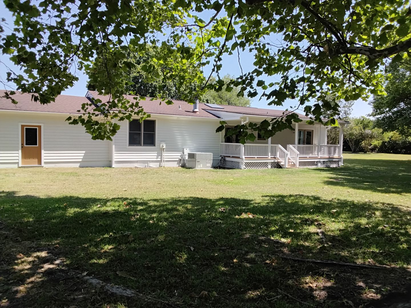 Newport Home On Big Lot – photo 3