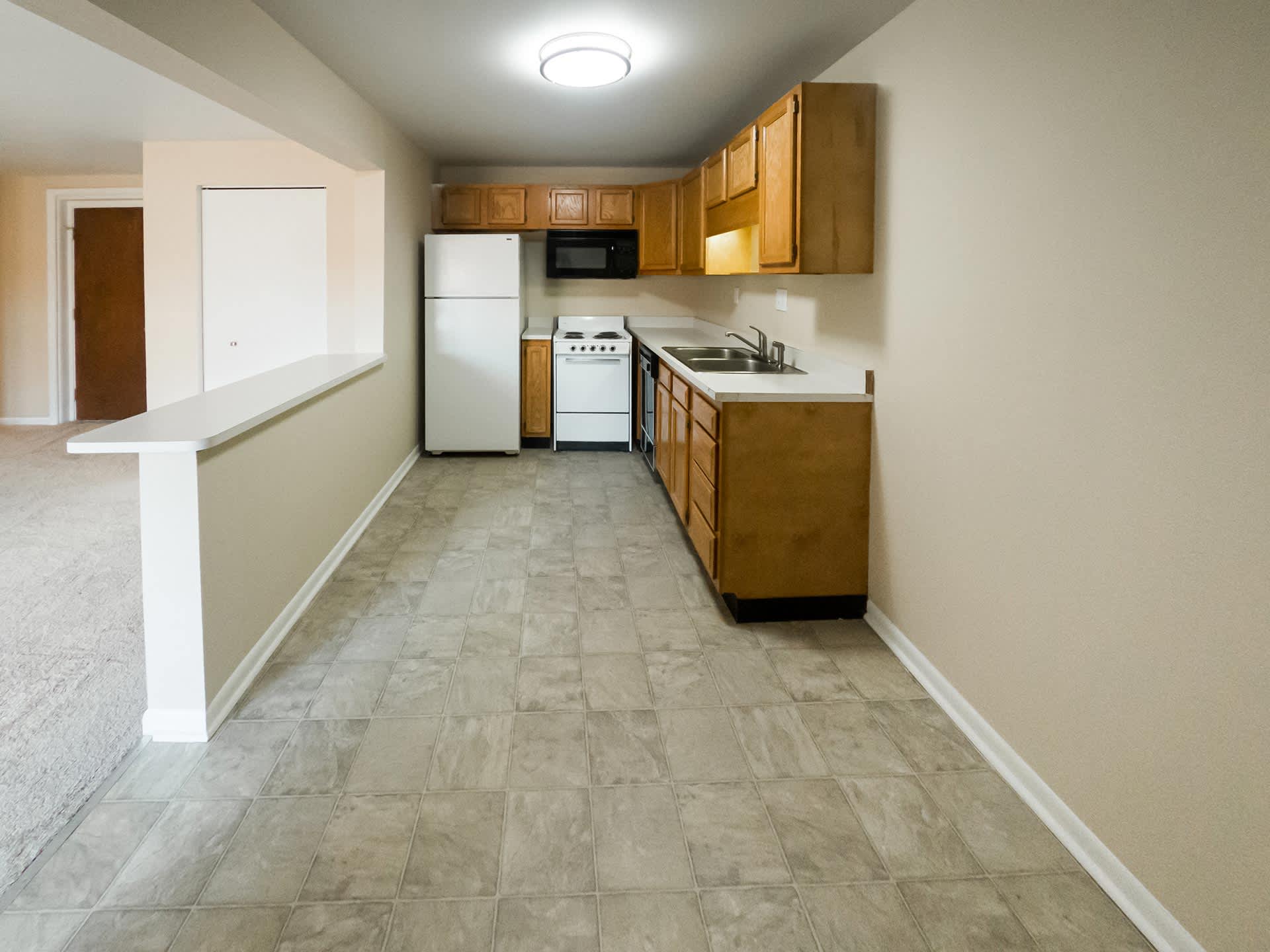 Whitaker – photo 3