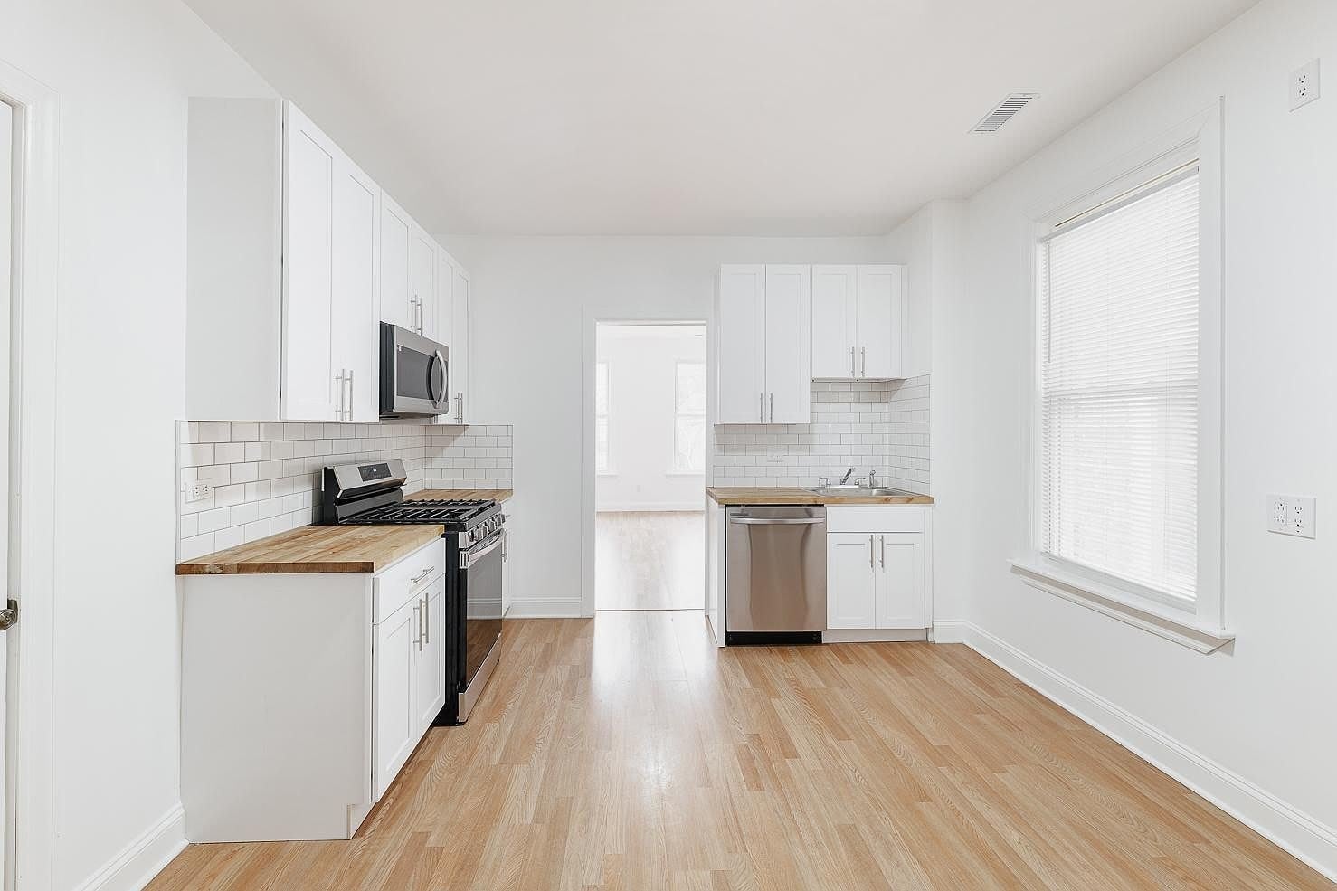 1430 W Superior Street – photo 3