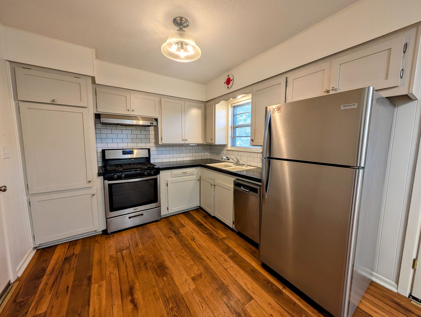2 Bedroom on the AR side Available Now! – photo 3