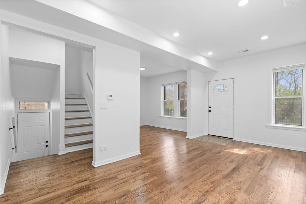 9238 S Dauphin Ave – photo 2